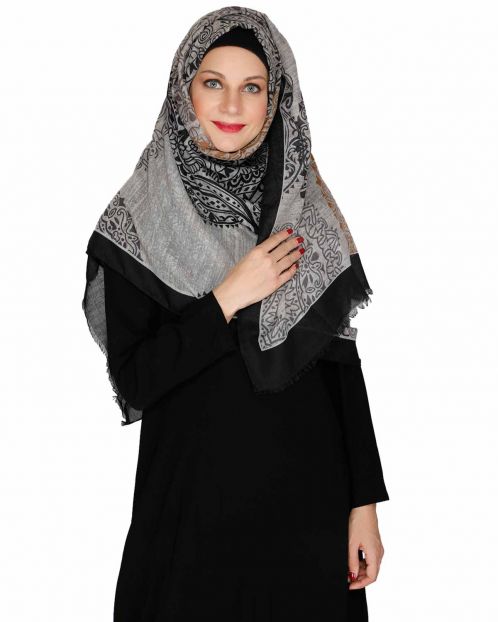 Dreamy Black solid Border Hijab